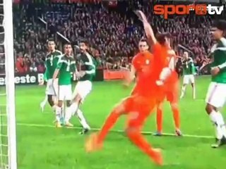 Hollandalı yıldız çıldırttı! Nasıl kaçar?