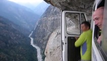 Mountain road So close to the cliff : Insane Himalayas Bus Rided