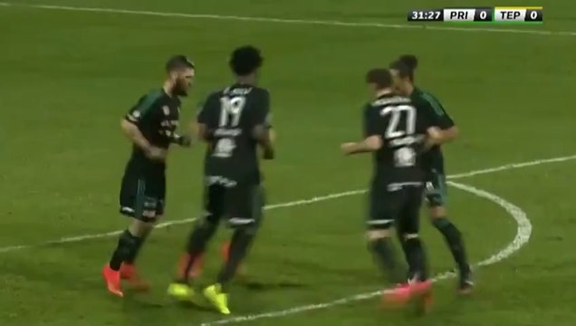 Worst and most ridiculous corner-kick ever... Dumb soccer players!