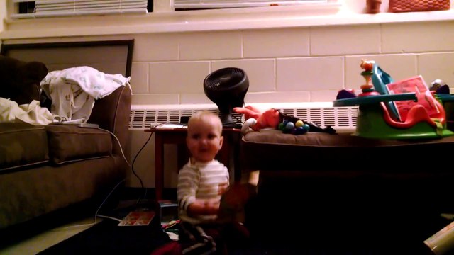 Babys Dancing on Musical Birthday Card... So cute!