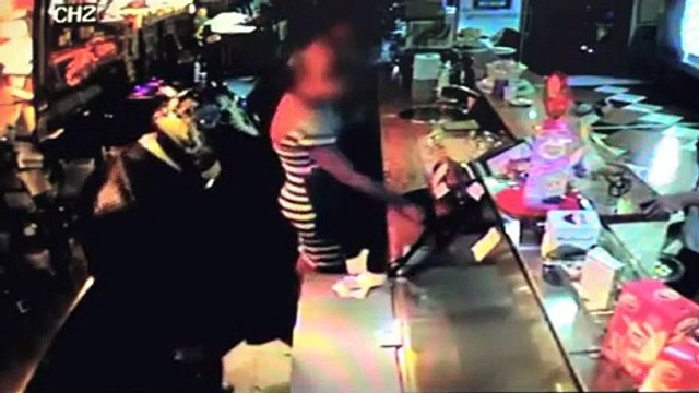 Torre Annunziata (NA) - Arrestata coppia di rapinatori, erano il terrore dei bar (11.11.14)