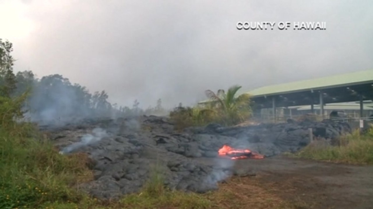 Lava flow from volcano advances on Hawaii's Big Island