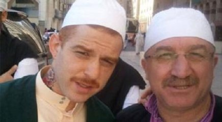 Athena Gökhan, Tarikatına Yakın Olabilmek İçin Karagümrük'ten Ev Aldı