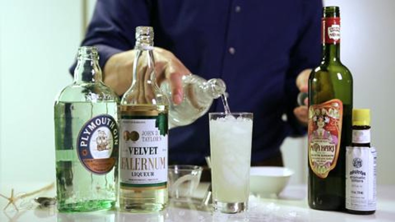 How to Make a Green Swizzle