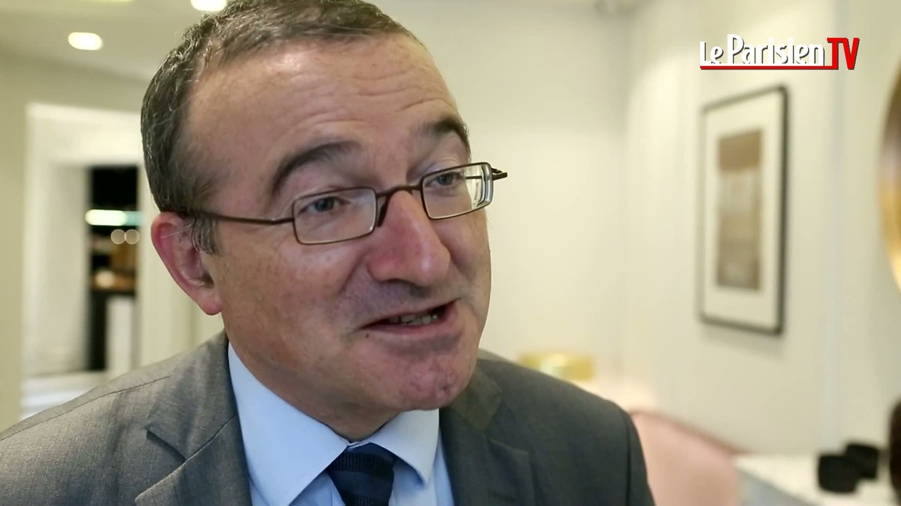 Hervé Mariton défend sa candidature à la présidence de l'UMP