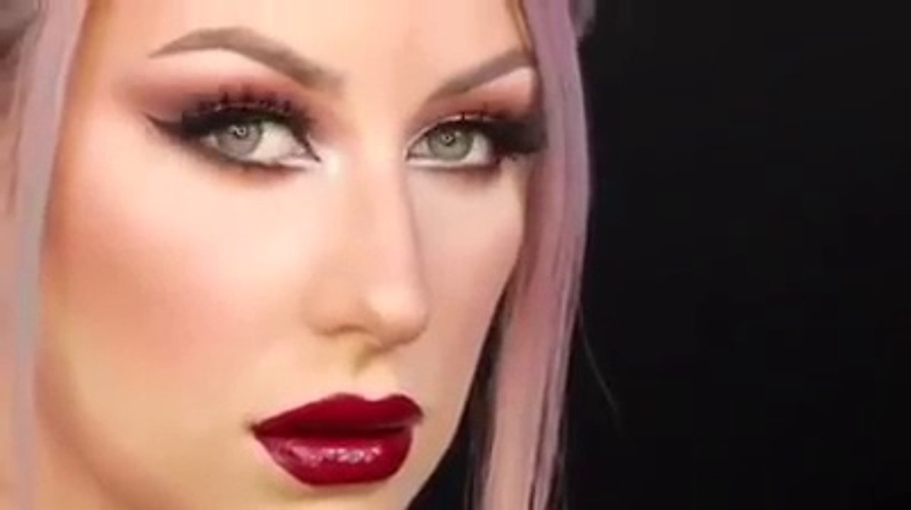 Bold Fall Eyes and Lips Makeup Look