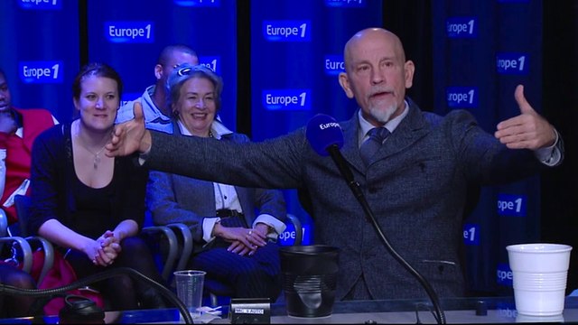 John Malkovich raconte sa soirée avec Depardieu et Johnny Hallyday