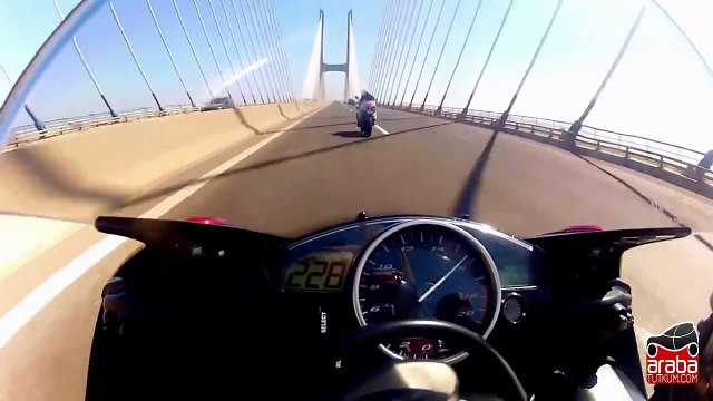 Yamaha R6 vs R1 - 295Kmh - Araba Tutkum