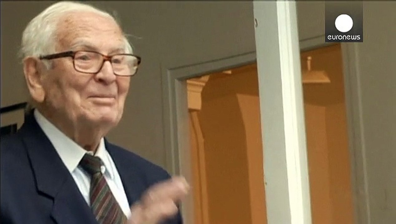 Cardins modemuseum ins zentrum von paris umgezogen