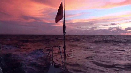 Un petit au matin, au large, à bord de SNCF GEODIS - NEWREST