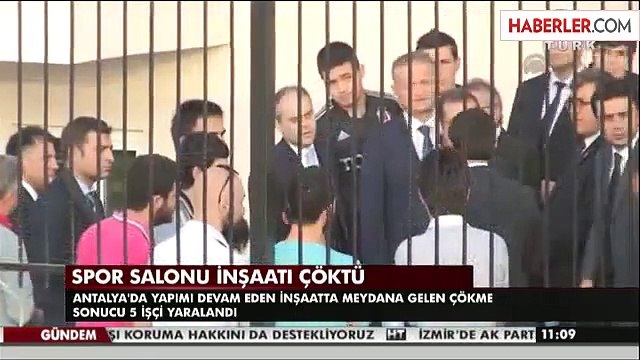 Antalya'da TOKİ'nin İnşaatında İskele Çöktü: 4 İşçi Yaralandı
