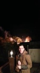 Il tire un feu d'artifice chez le voisin