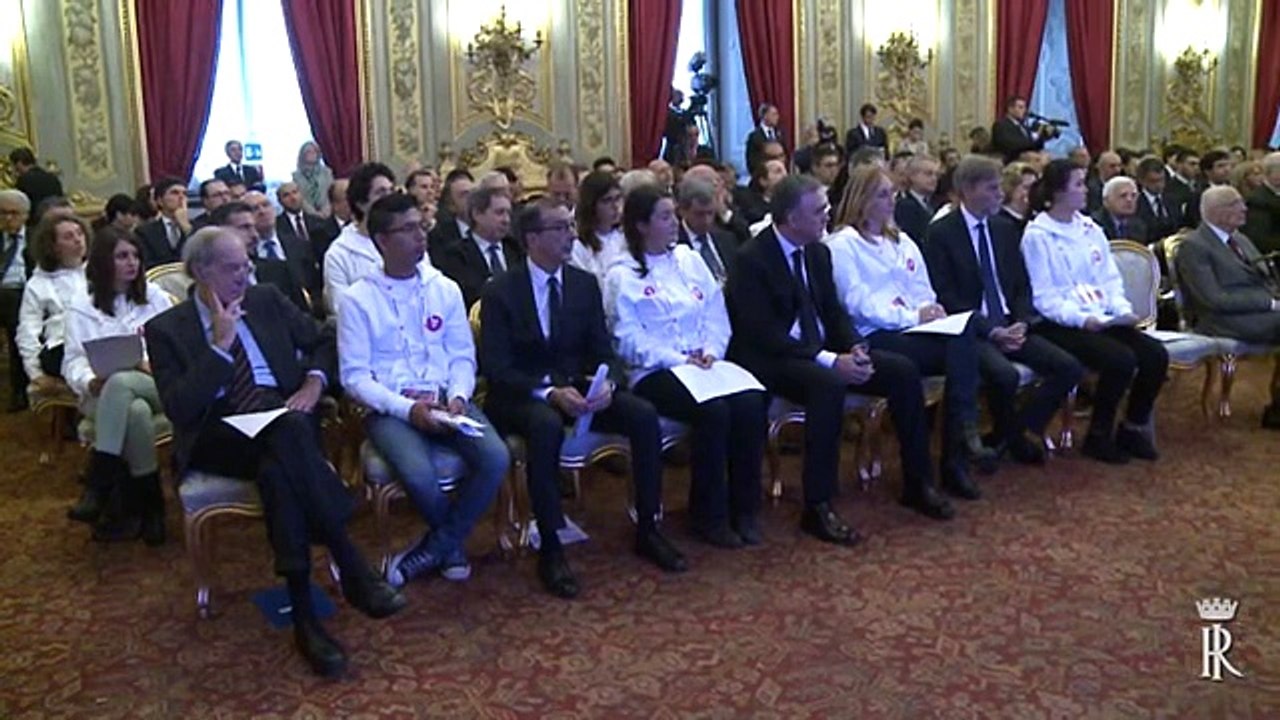 Roma - Napolitano con i giovani volantari di Expo 2015 (12.11.14)