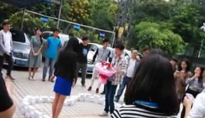 Man Buys 99 iPhone 6s to Propose his Girlfriend, Gets Rejected