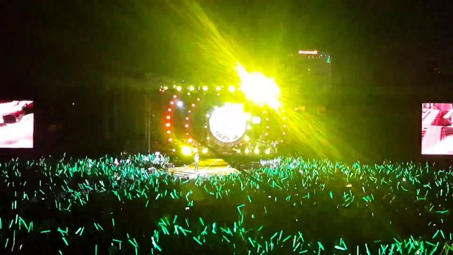 Cô Gái Đến từ Hôm Qua (Green Ocean) - Mỹ Tâm Live Concert HeartBeat [09112014]