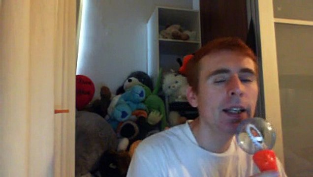 Wiwi égratigne hey baby they're playing our song des Buckinghams