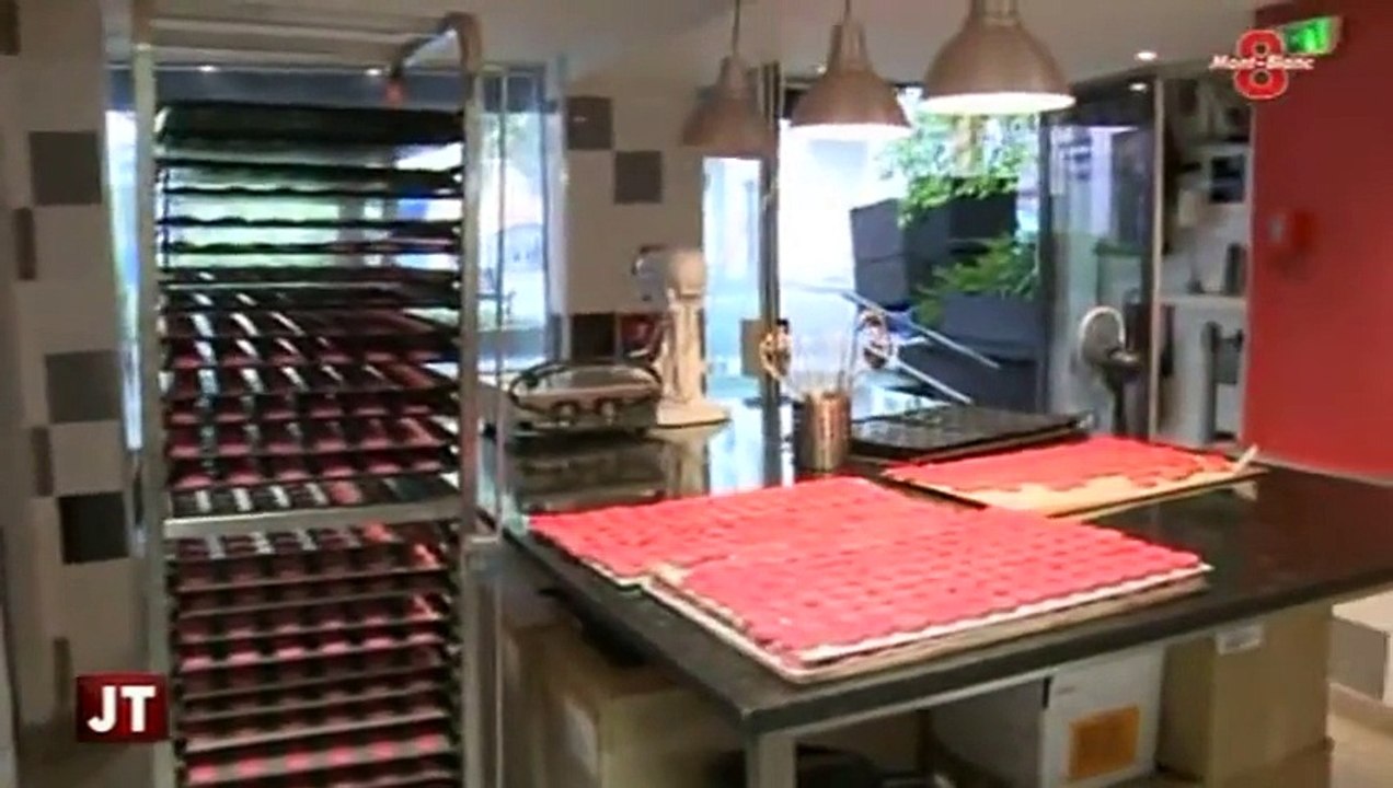 Record de la plus haute pyramide de... macarons