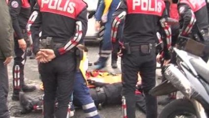 İstanbul'da Motosikletli Polisler Kaza Yaptı
