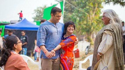 Salman-Kareena Spend Time With Differently Abled Kids