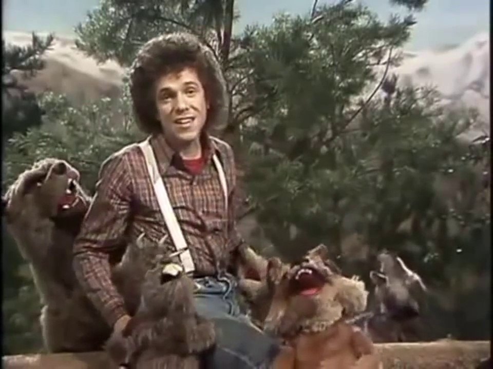 LEO SAYER – „When I Need You“ with Muppets (HD)