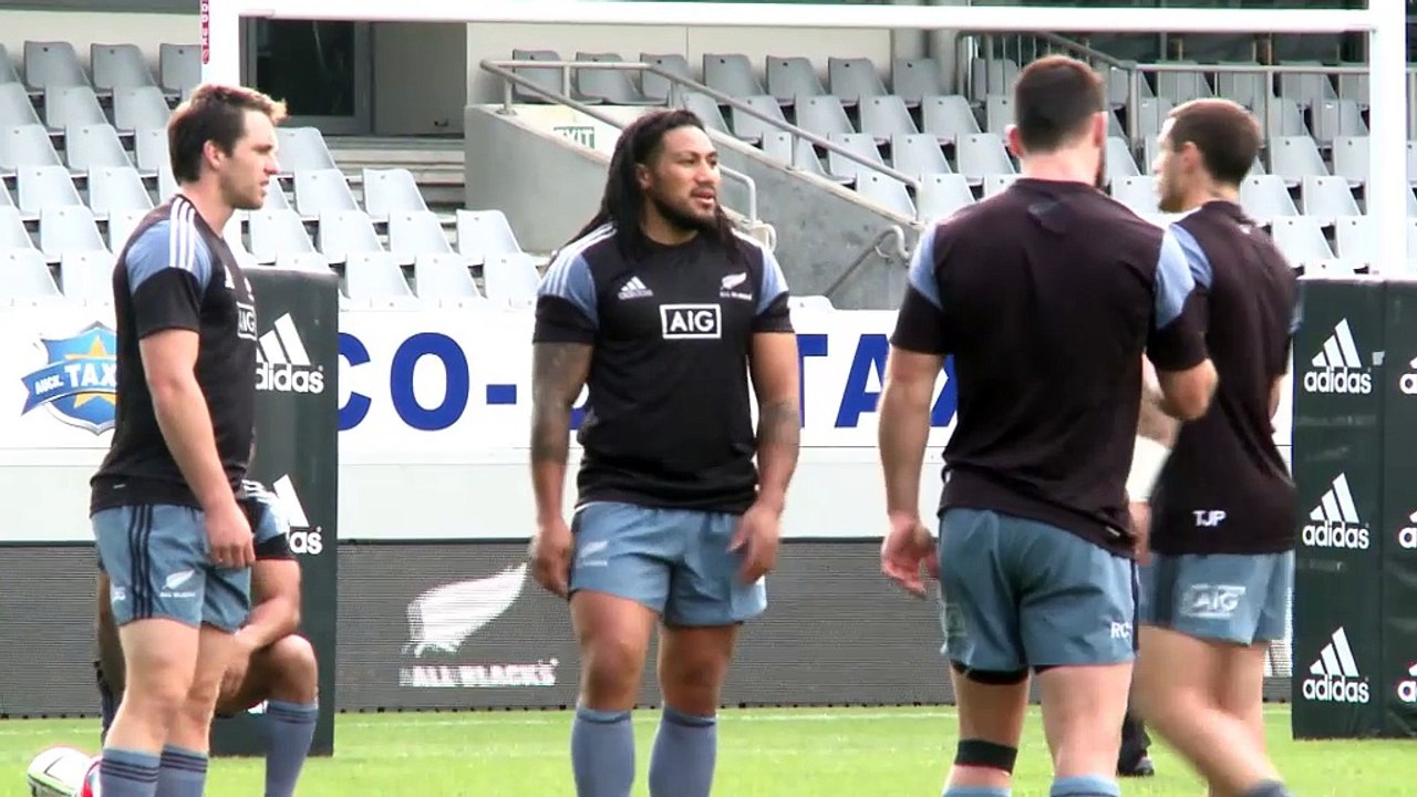 RUGBY UNION: General: All Blacks taking Scotland seriously on Carter's comeback