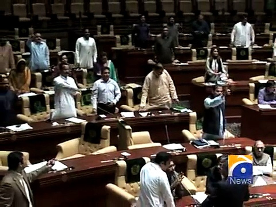 MQM protests against Shehla's 'dimagh ka dahi' comment-Geo Reports-14 Nov 2014