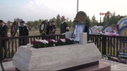 Bülent Arınç, KKTC'de Mağaza Açılışına Katıldı