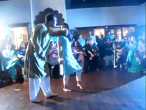 Superb Mehndi Dances performance Pakistani Wedding - Pak video tube