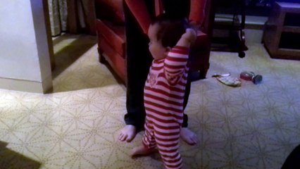 Ewan se tient debout seul (bis) - 23/09/2014