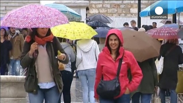 Греція виходить з рецесії, але греки цього не помічають