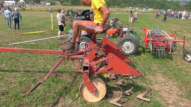Porte-outils à Traction animale Sulky I&J Detmold 2013