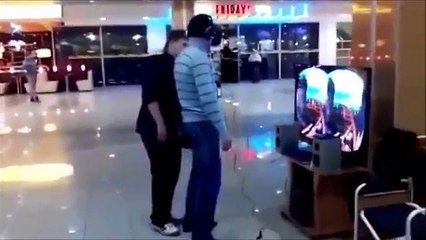 funny a man is experiencing 3D first time