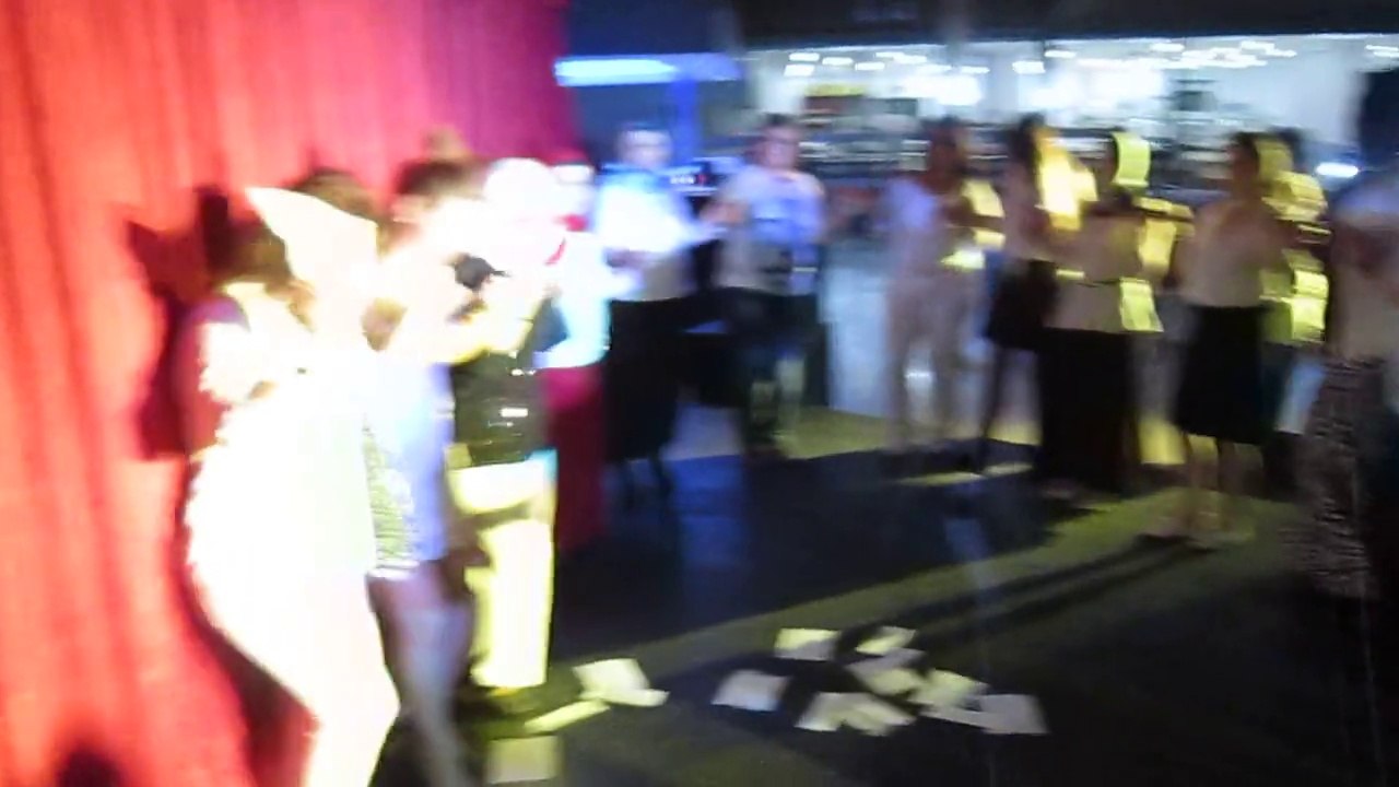 AURORA 'NIN  BEYAZ GECE 10. YIL  MARŞI