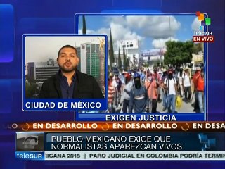 Download Video: Padres de 43 normalistas desaparecidos recorren en caravana México