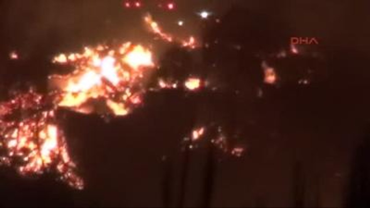 Çorum'da Köy Yangını: 29 Ev Yandı, Yangın Devam Ediyor