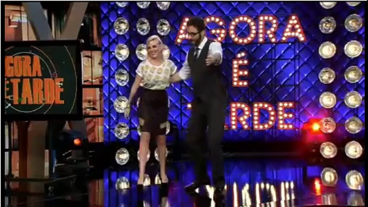 Clara Aguilar entrevista com Rafinha Bastos 15-11-2014