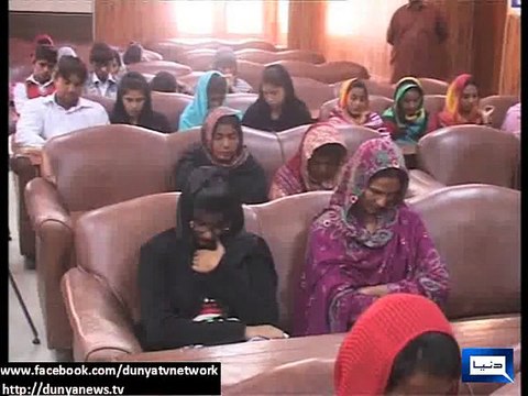 Dunya News - Rs 15 million distributed among minority students in Multan