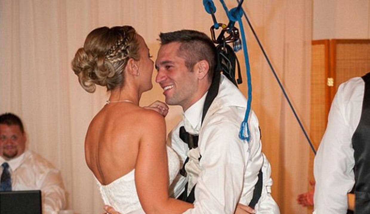 Paralysé, il se lève pour danser à son mariage