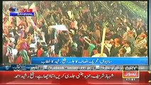 Sheikh Rasheed gestures PTI supporters during Sahiwal rally