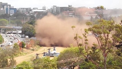 Tải video: G20 FAIL : Helicopter Causing Blinding Dust Storm On Highway