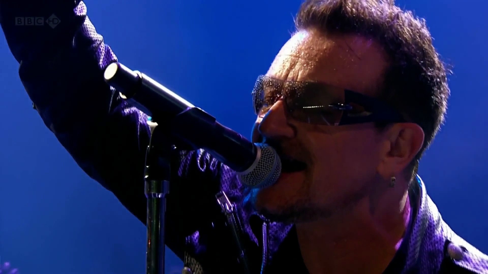 U2 - Movin' On Up (Primal Scream) Glastonbury 2011 [HD] - Video Dailymotion