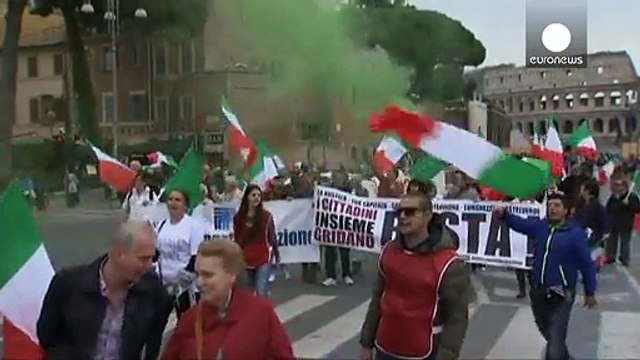 Римляни проти іммігрантів: на вулиці вивели поліцію спецпризначення