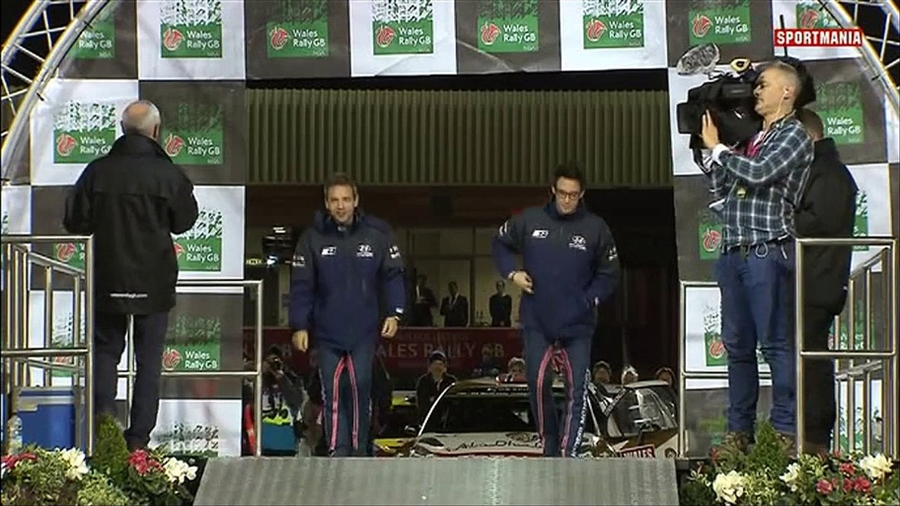 13 Rally Gales Resumen dia 1