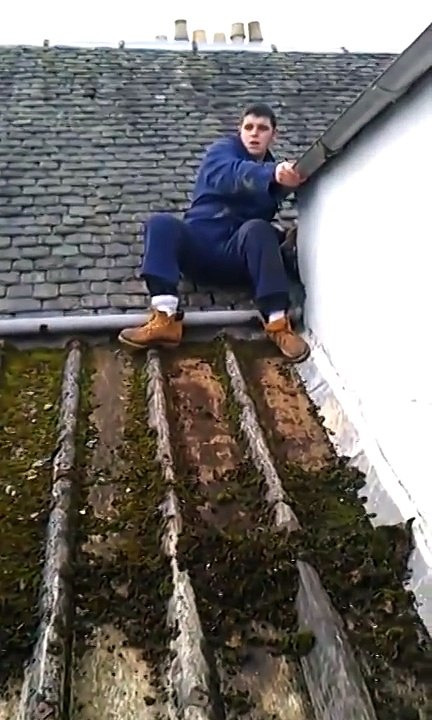 (05) Glaswegian roofer stuck