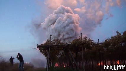 Fireworks position ignites all at once in italy