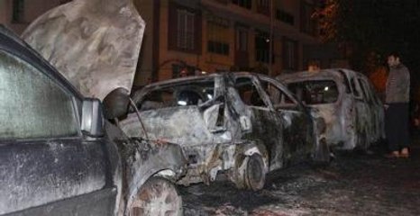 İstanbul'da 20 Araç Kundaklandı