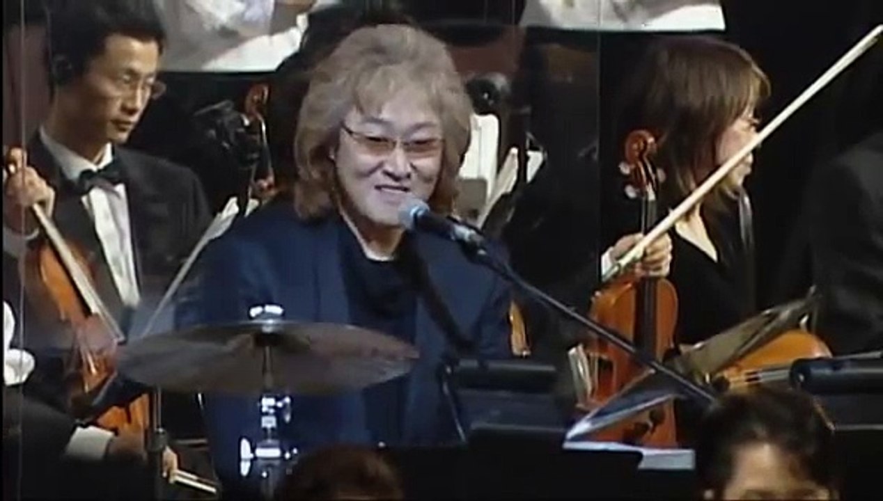 Kenji Kawai Live - (Ghost in the Shell Innocence) - Opening Theme (Kugutsuuta ura mite chiru) - YouTube (1)