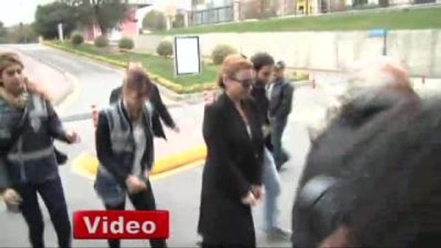 Ünlü Şarkıcı Deniz Seki, Sağlık Kontrolü İçin Hastanede