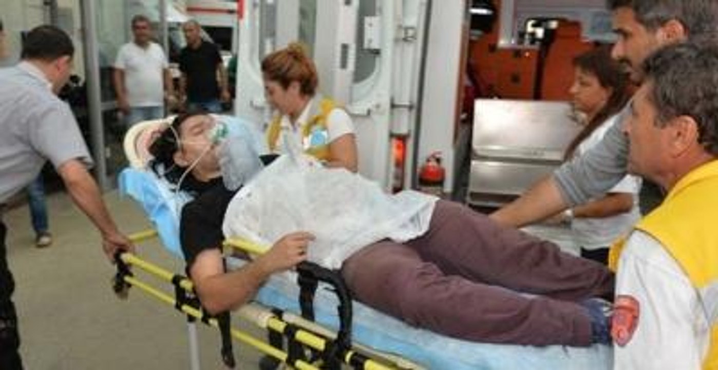 Polisin Kebap Şişiyle Yaralanması Güvenlik Kamerasında