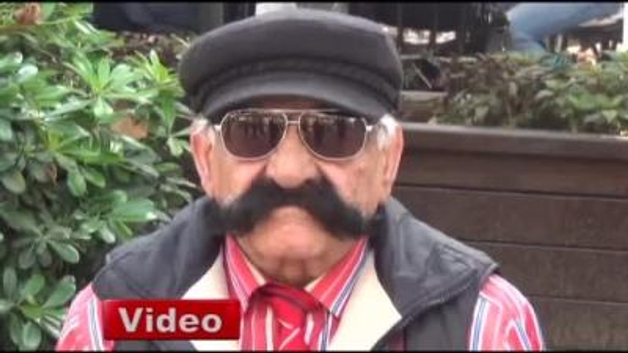 Böyle Ayakkabı Boyacısı Görülmedi